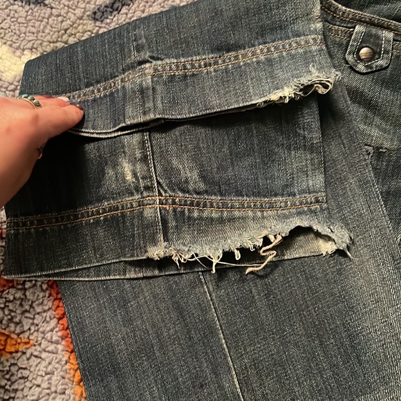 Starched Southern Thread Jeans - Picture 3 of 7